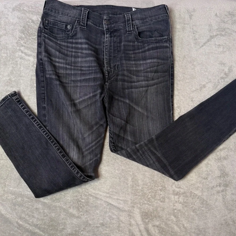 True Religion Relaxed Taper Jeans Mens 30 Black Whiskered Distressed Streetwear